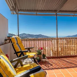 Сasa de vacaciones Casa Marlo, Spacious House In The Lively Centre Of, Cómpeta